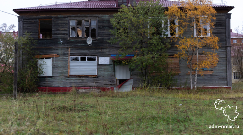 Управление городского хозяйства заключило три контракта по сносу трёх «деревяшек».
