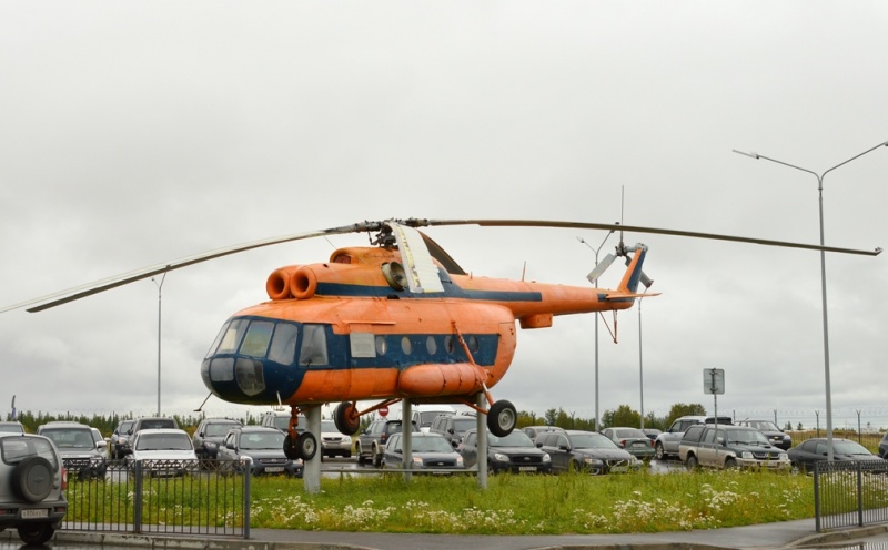 Памятник "Вертолет МИ-8".