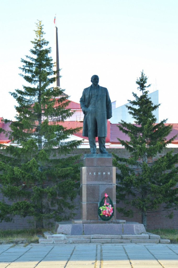 Памятник В. И. Ленину.