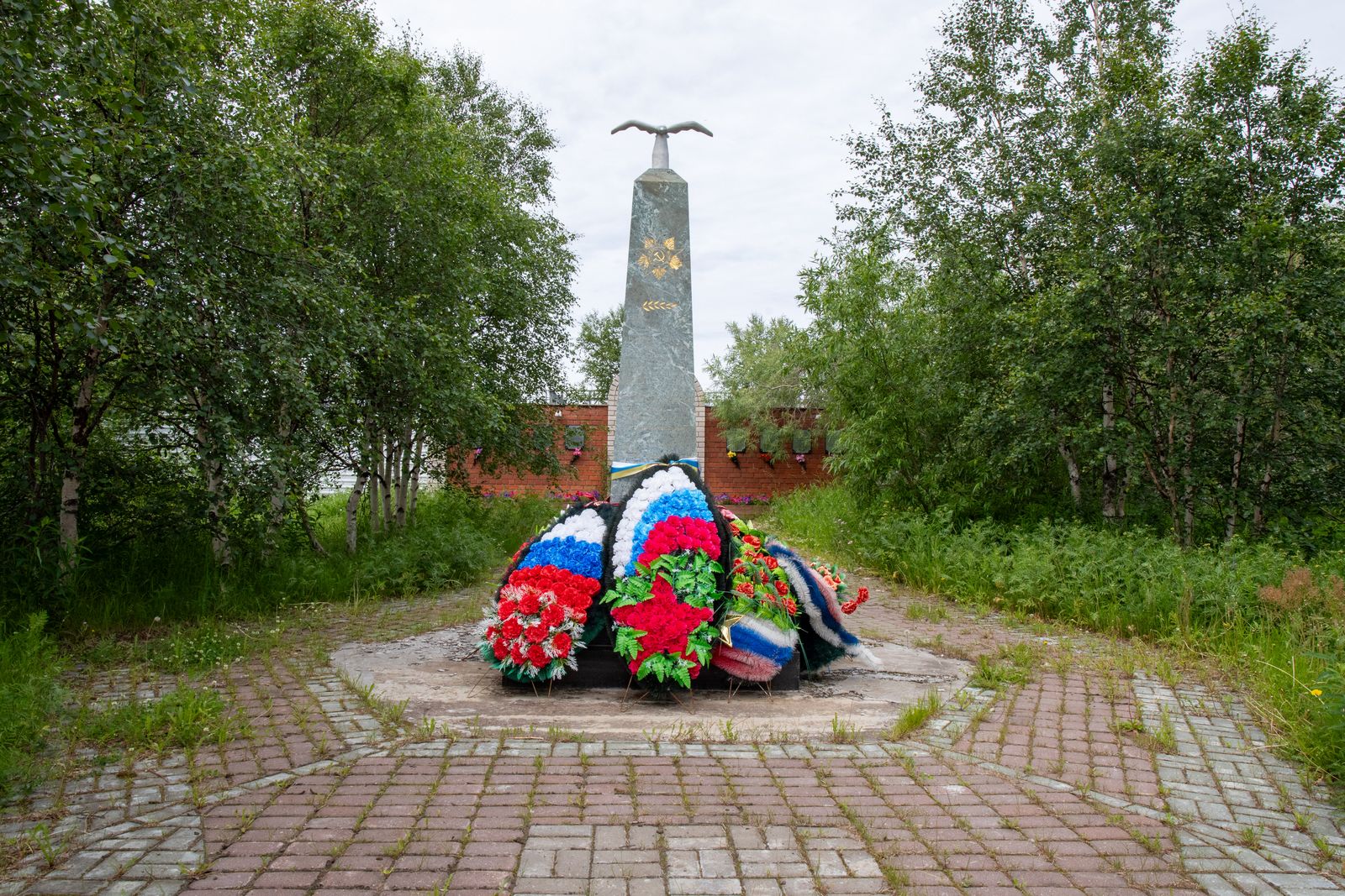 Обелиск полярным летчикам.