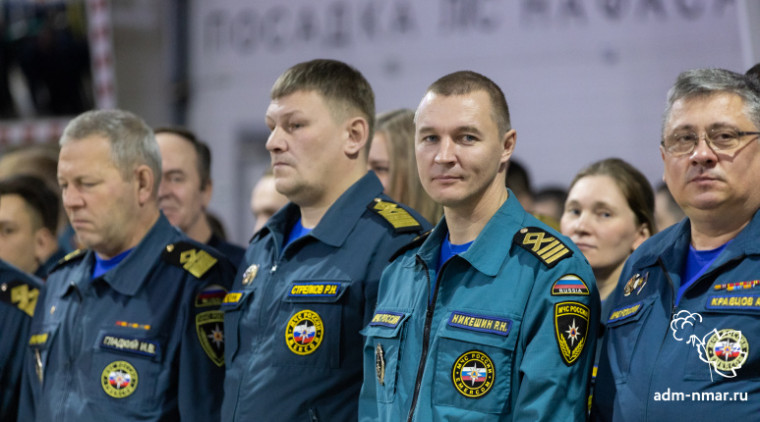 Городская администрация поздравила спасателей с профессиональным праздником. Городская администрация поздравила спасателей с профессиональным праздником.